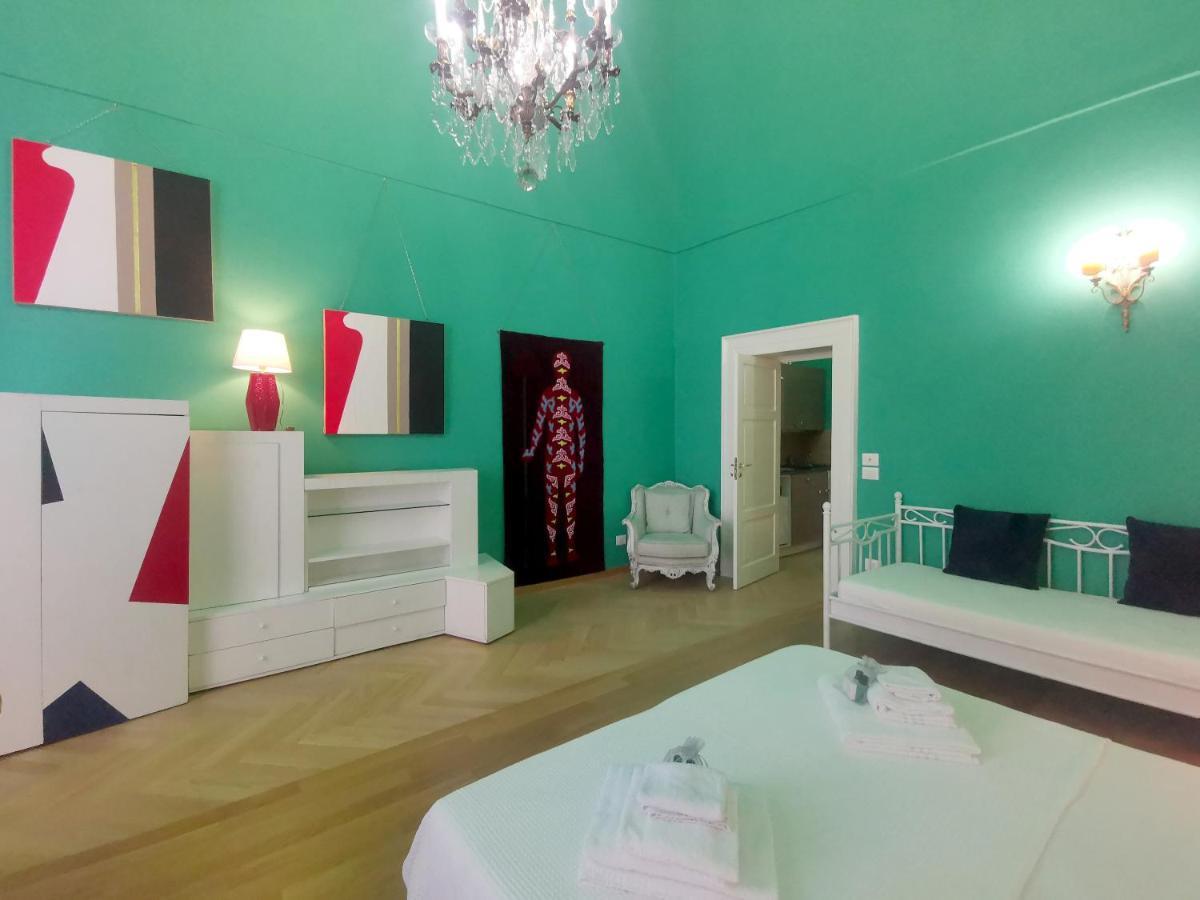 Speciale Tarshito Guesthouse Bari Luaran gambar